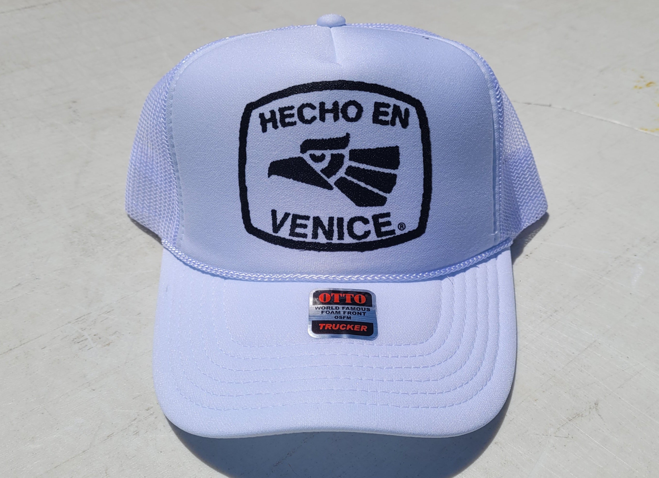 HECHO EN VENICE TRUCKER HAT